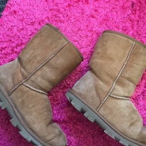 Chestnut short UGG boots